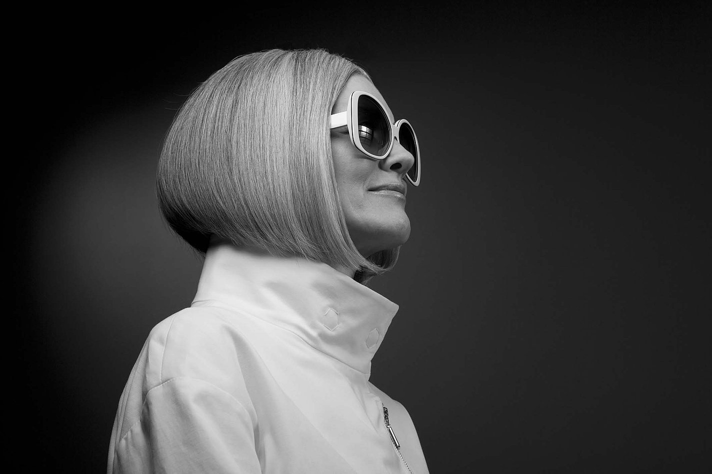 Frau mit Sonnenbrille – Optikhaus Birkenkämper